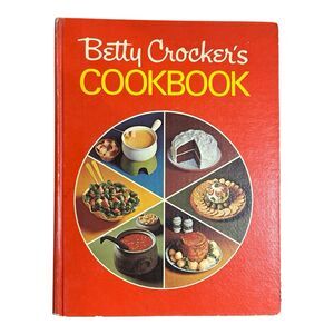 Betty Crocker's Cookbook Vintage 1972 SEARS Holiday Edition PIE COVER 13th Print